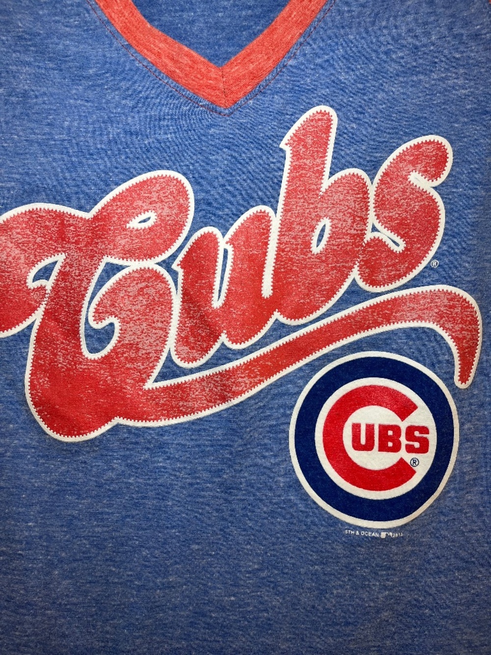 5th & Ocean by New Era Chicago Cubs Women’s Raglan V-Neck T-Shirt Size M - Picture 4 of 7